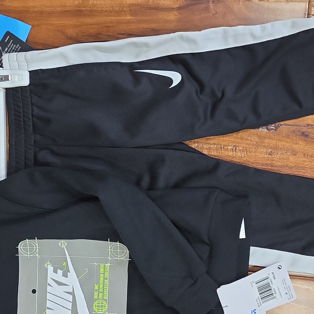 Nike Kids Black and Gray Sweatpants Set - Picture 3 of 4